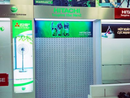 HITACHI