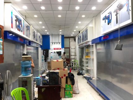 CÔNG TRÌNH KỆ TRƯNG BÀY SẢN PHẨM BOSCH 85 YERSIN,QUẬN 1